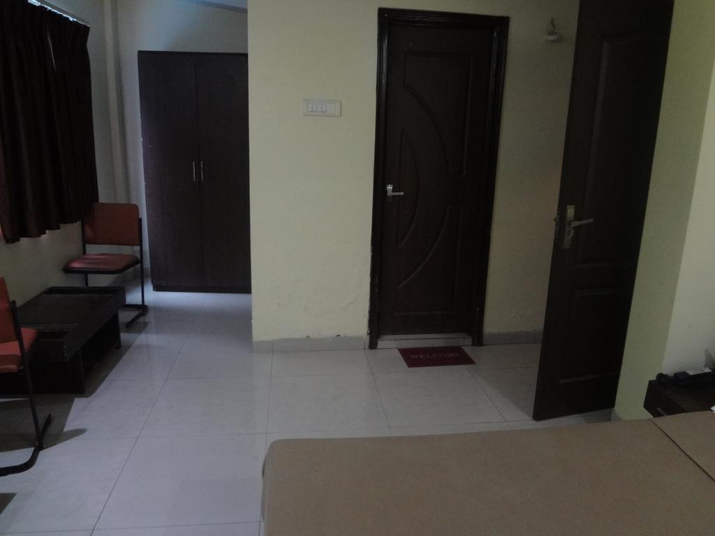 Super Delux- Gallary